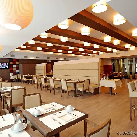 Movenpick Hotel 4*
